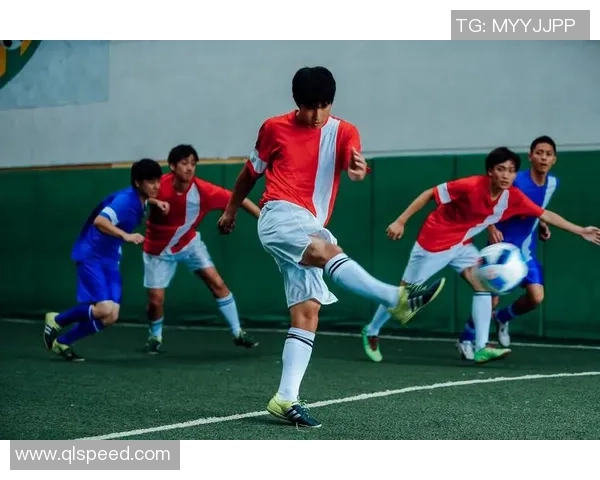 带雄风采的足球明星们如何在绿茵场上展现魅力与实力